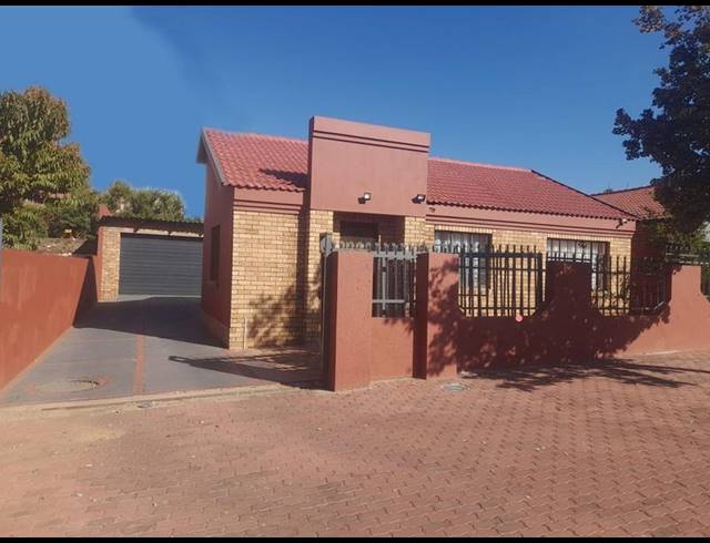 3 BEDROOM HOUSE FOR SALE IN DANVILLE